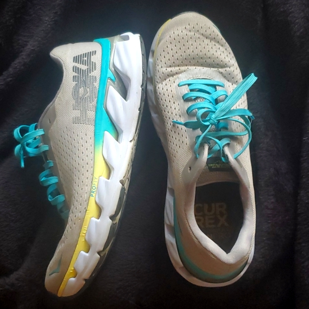 Hoka OneOne Elevon